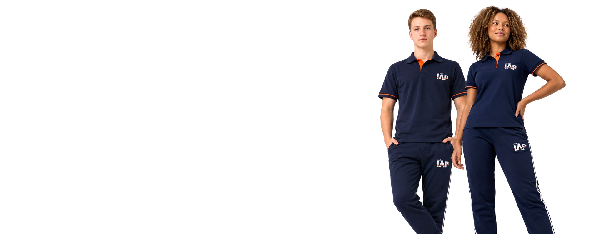 Estudantes do Colégio IAP com o uniforme do Ensino Médio.